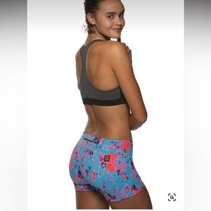 Jolyn Skyler Short in Vance Print